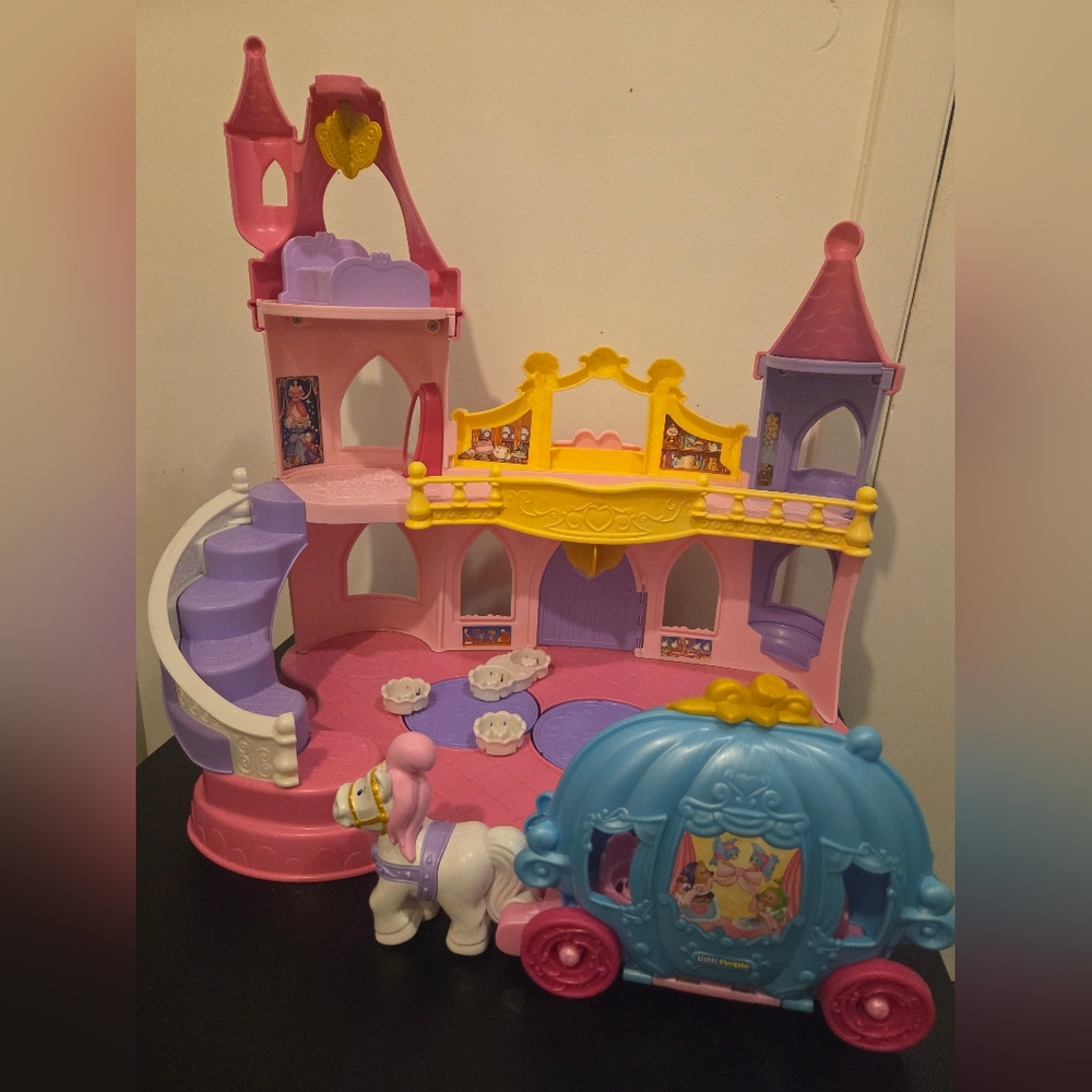 Little People Princess Muscial Dancing Palace & Cinderellas Dancing Carriage